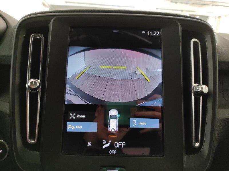 VOLVO XC40 (2017-->) - XC40 T2 Geartronic Momentum Core N1