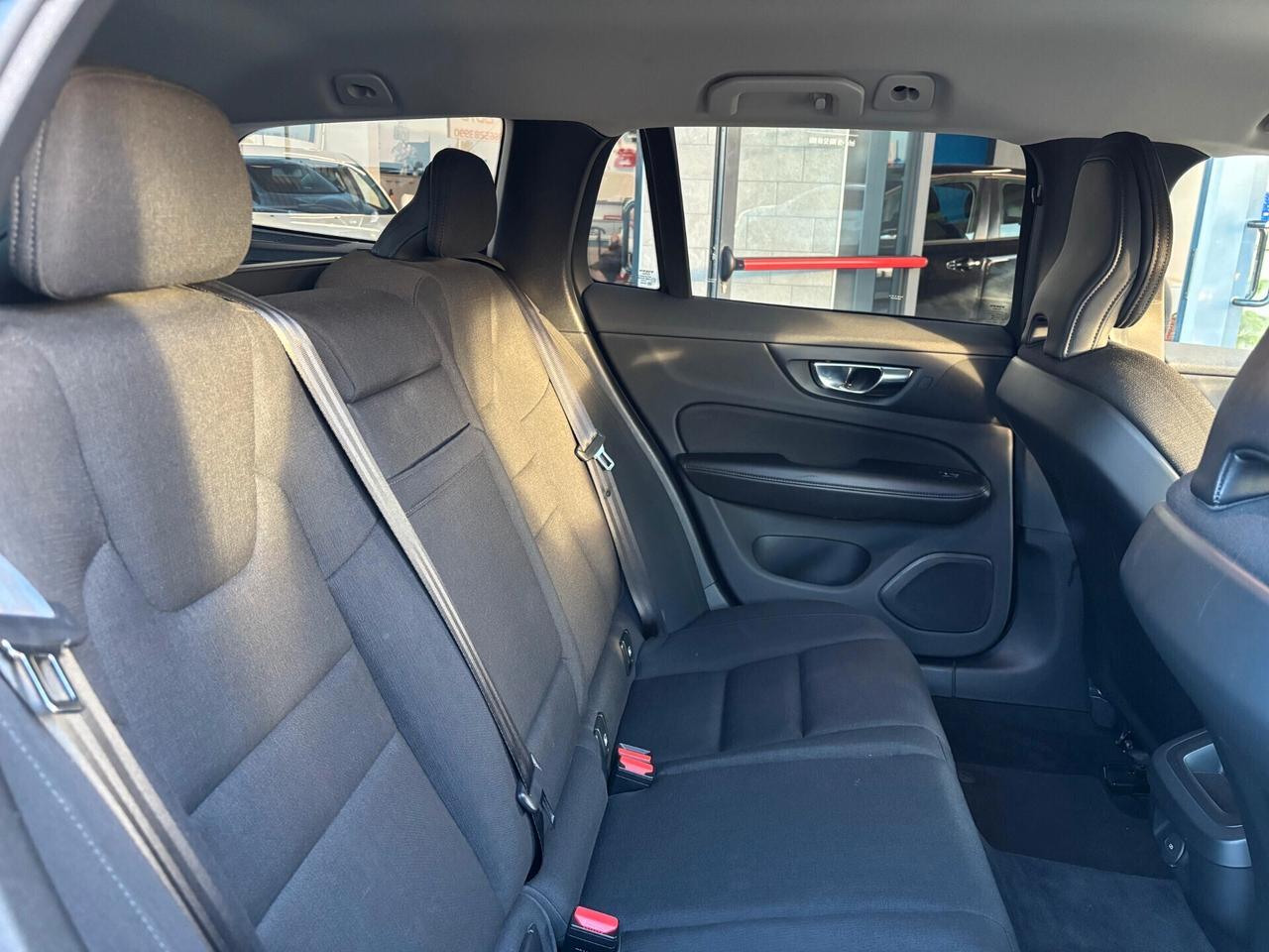 Volvo V60 B4 2.0 Ibrida Cambio Automatico