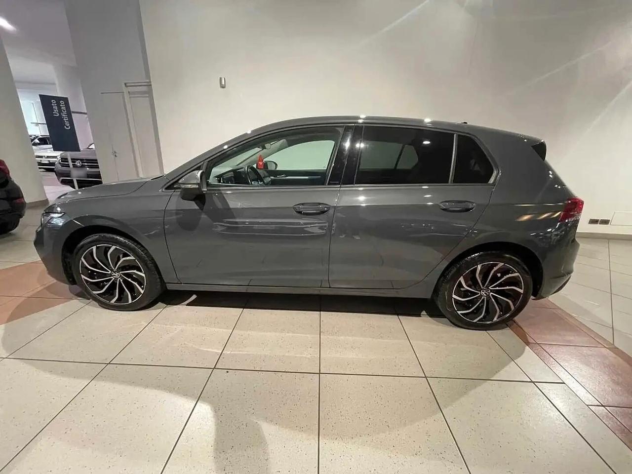 Volkswagen Golf 8ª serie 1.0 eTSI EVO DSG Life