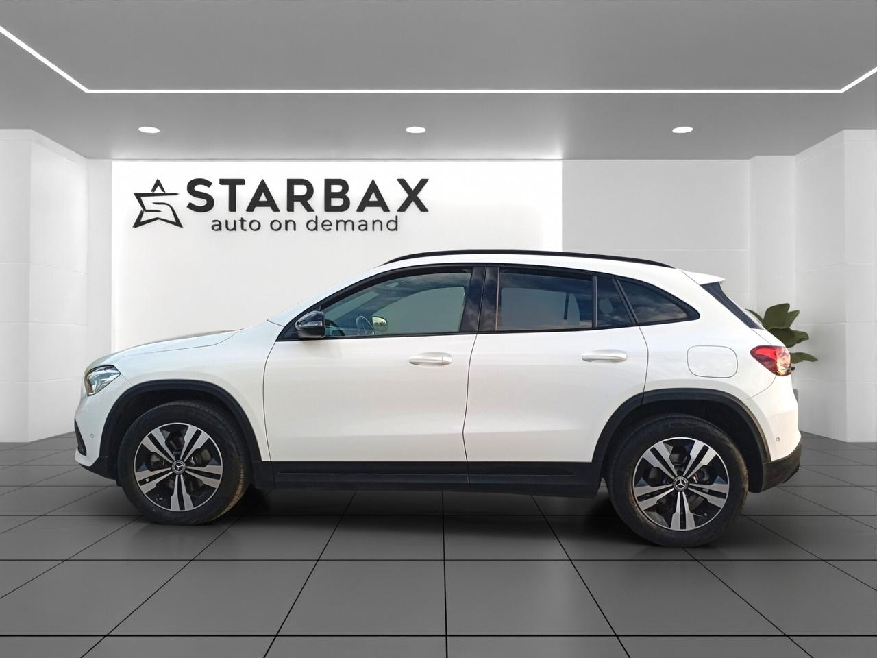 Mercedes-benz GLA 200 d Automatic 4Matic Premium AMG LUCI AMBIENT DISPLAY FULL HD GRANDE
