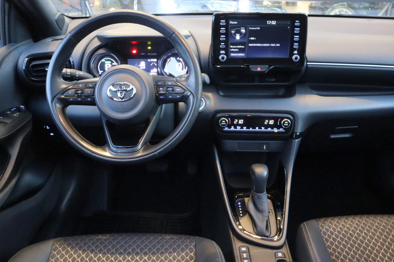 Toyota YARIS HYBRID LOUNGE AUTO TETTO PANORAMA PELLE CAMERA LED SOLO 45.000KM ANCHE GUIDABILE DA NEOPATENTATI