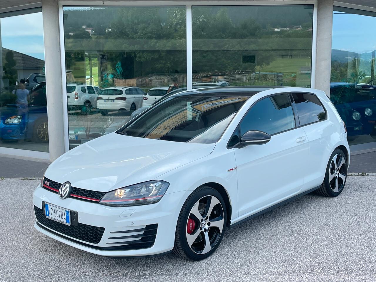 Volkswagen Golf GTI Performance 2.0 TSI 3p. "MANUALE"