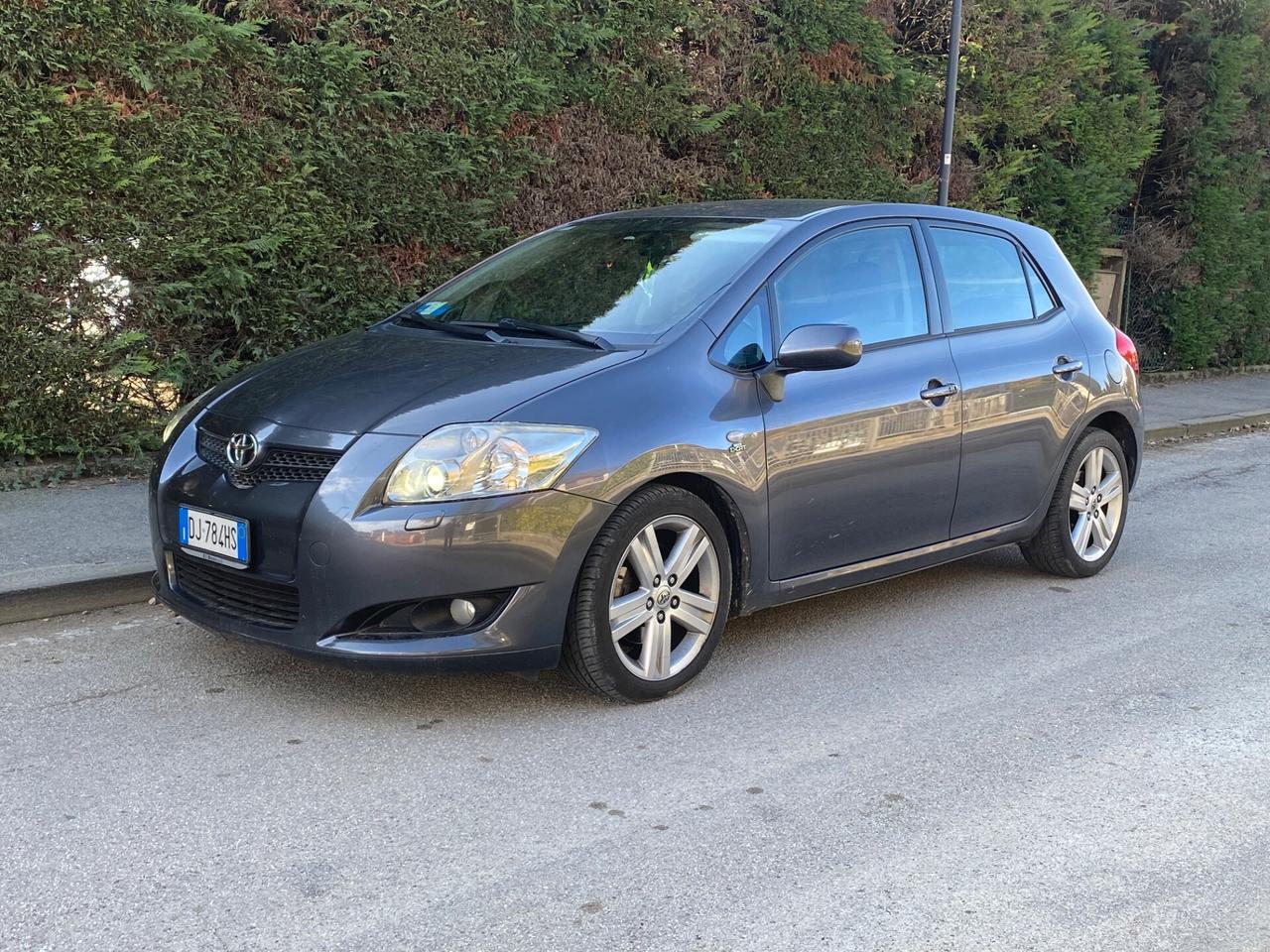 Toyota Auris 2.2 D - Versione Introvabile