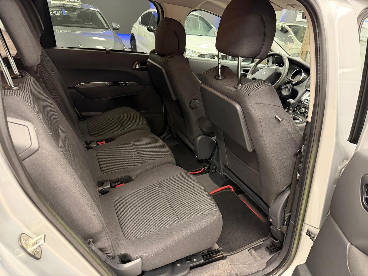 Peugeot 5008 1.6 HDi 112CV Business 7 POSTI