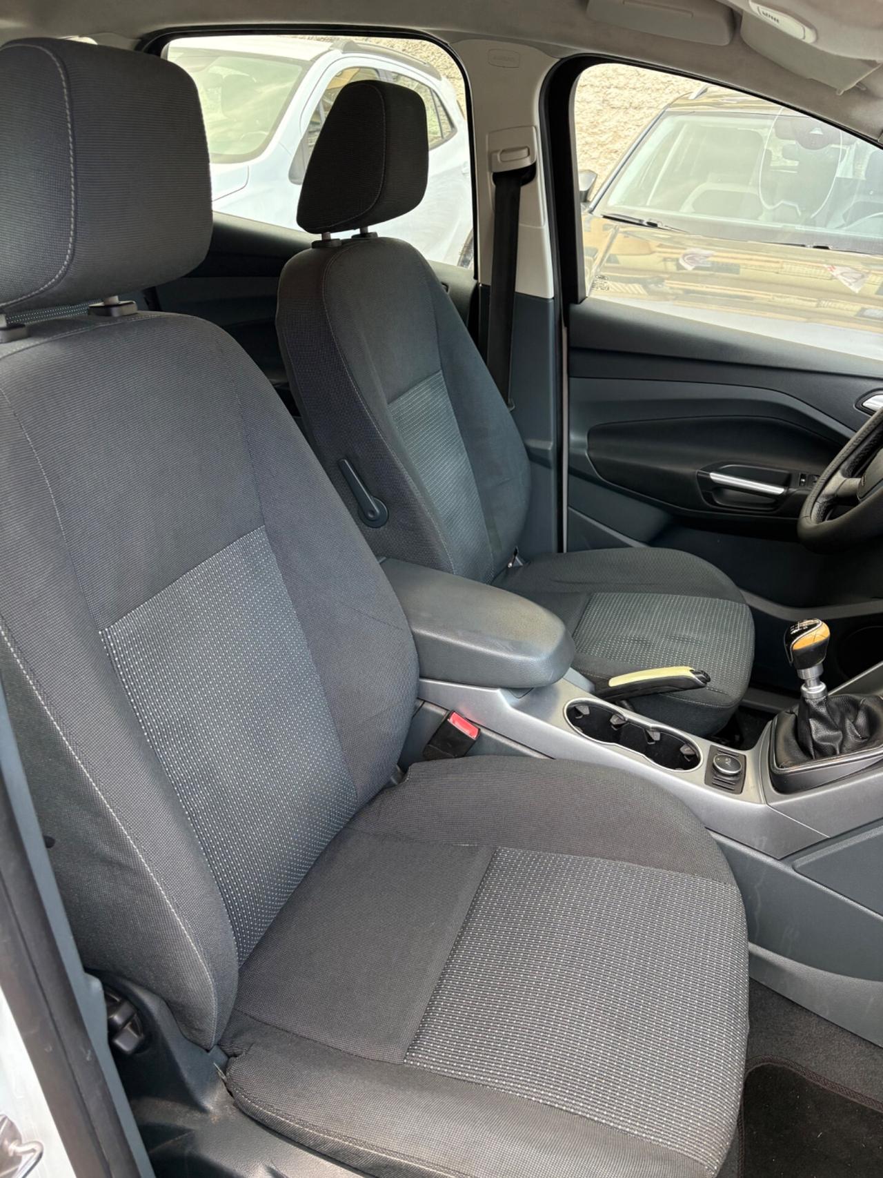 Ford C-Max 1.6 TDCi 115CV gancio traino