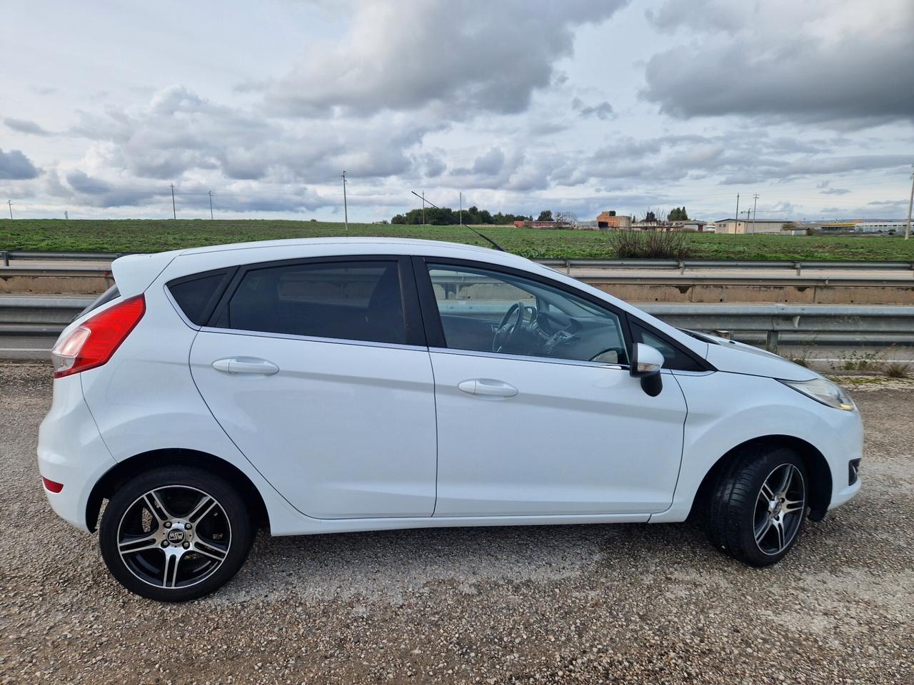 Ford Fiesta 1.4 5p. Bz.- GPL Titanium