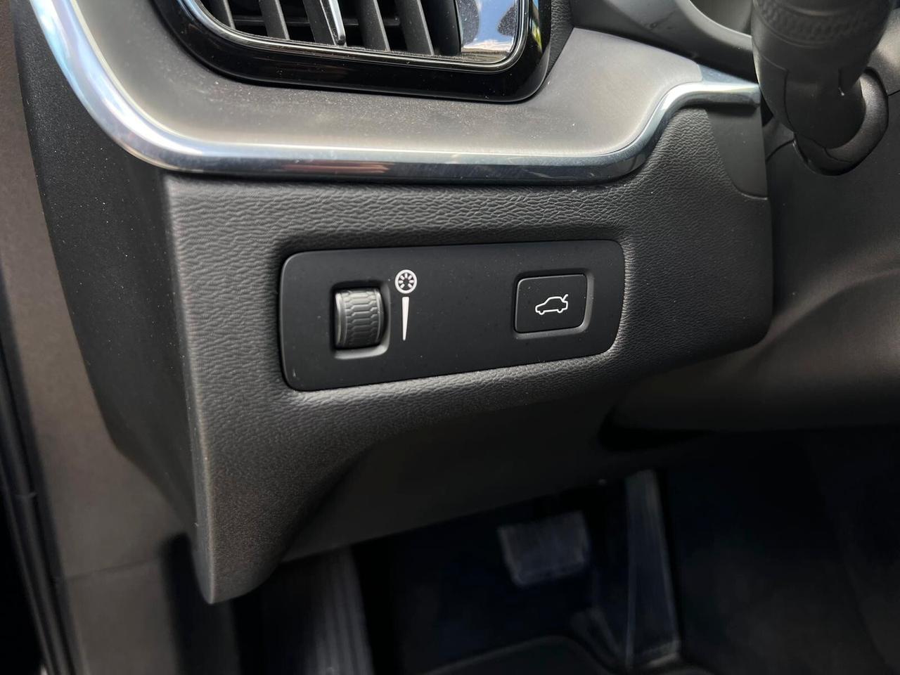 Volvo XC 60 XC60 B4 (d) AWD Geartronic Momentum Pro