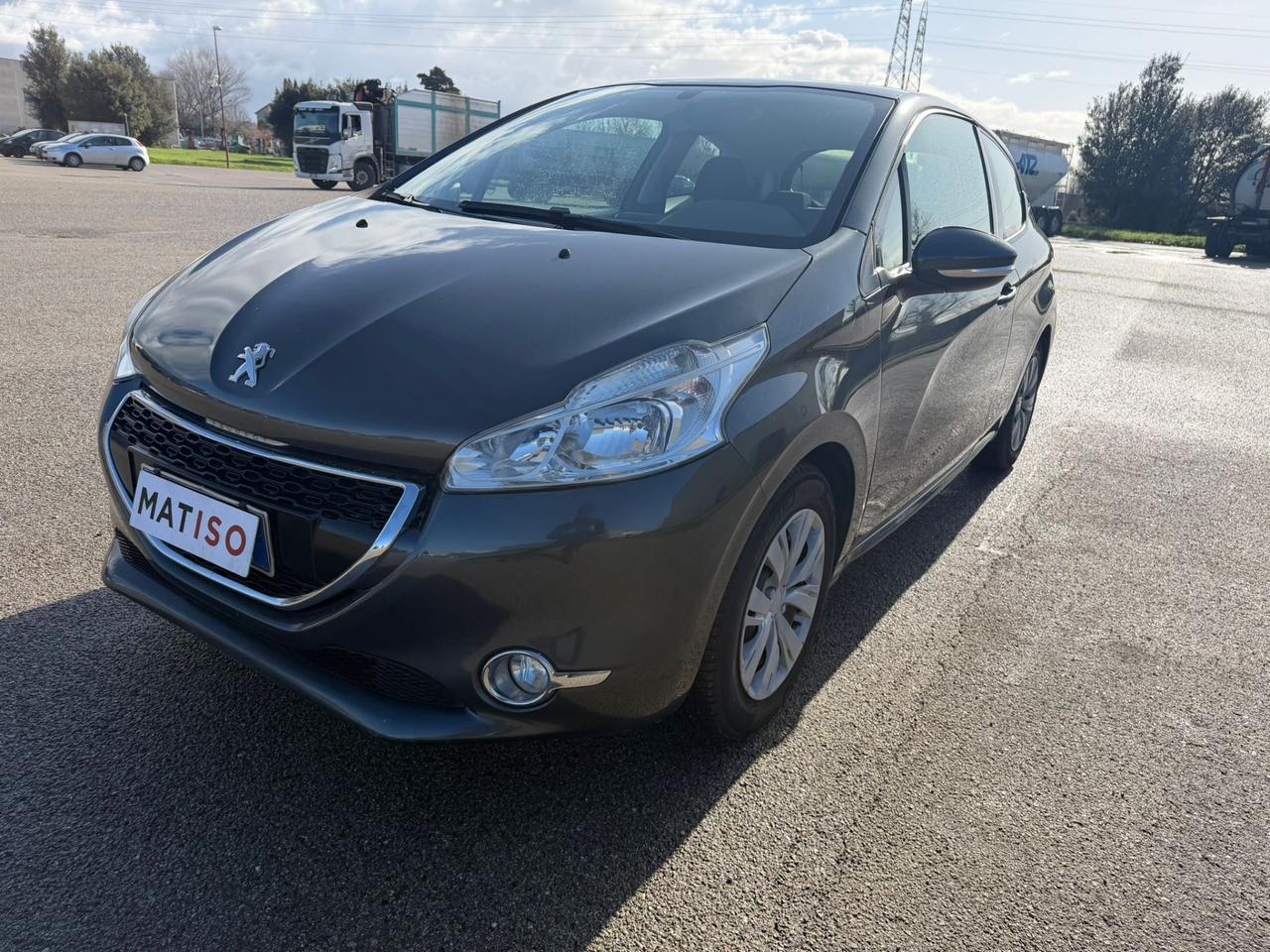 Peugeot 208 1.2 benzina. 12 mesi di garanzia