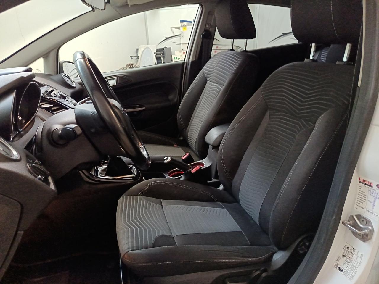 FORD Fiesta 6ª serie - Fiesta 1.4 5p. Bz.- GPL Titanium