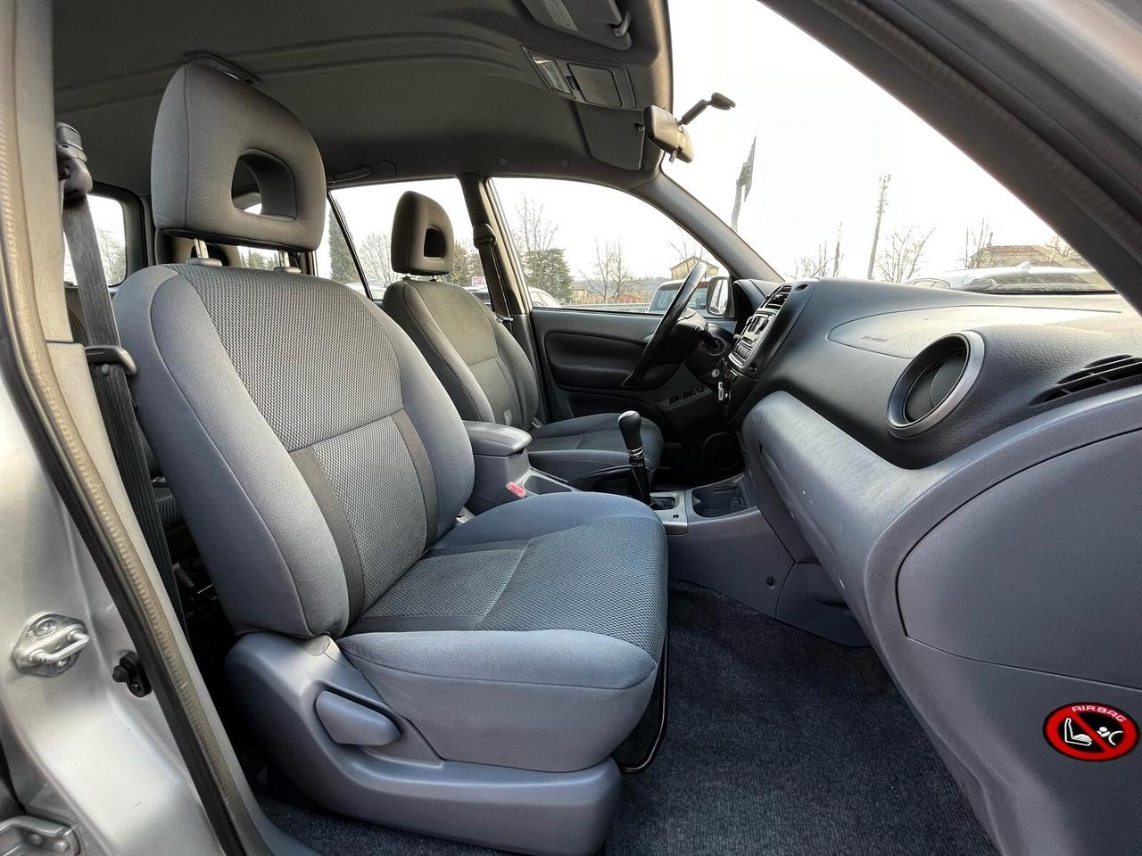 TOYOTA RAV 4 2.0 D-4D 5/P 4X4 SI A NEOPATENTATI