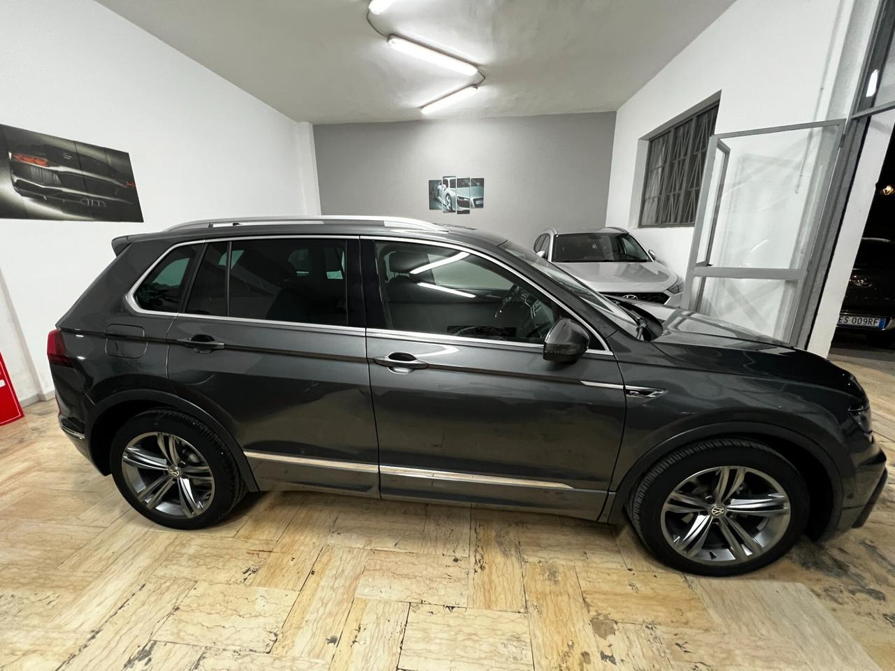 Volkswagen Tiguan 2.0 BiTDI SCR DSG 4MOTION Executive R-Line BMT