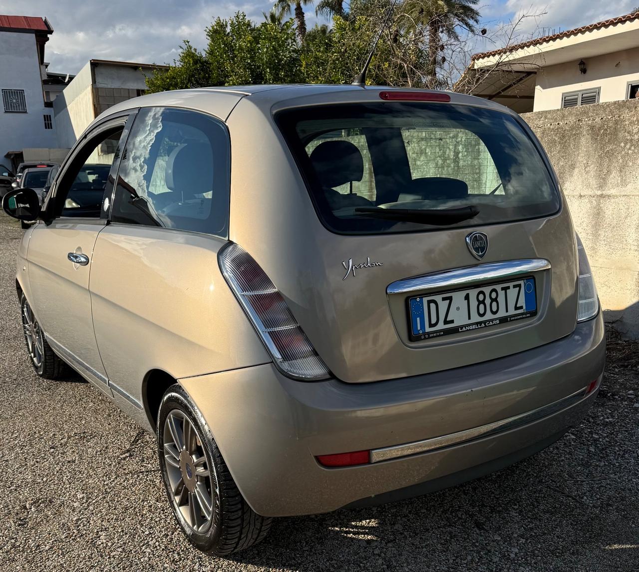 Lancia Ypsilon 1.4 Argento Ecochic GPL