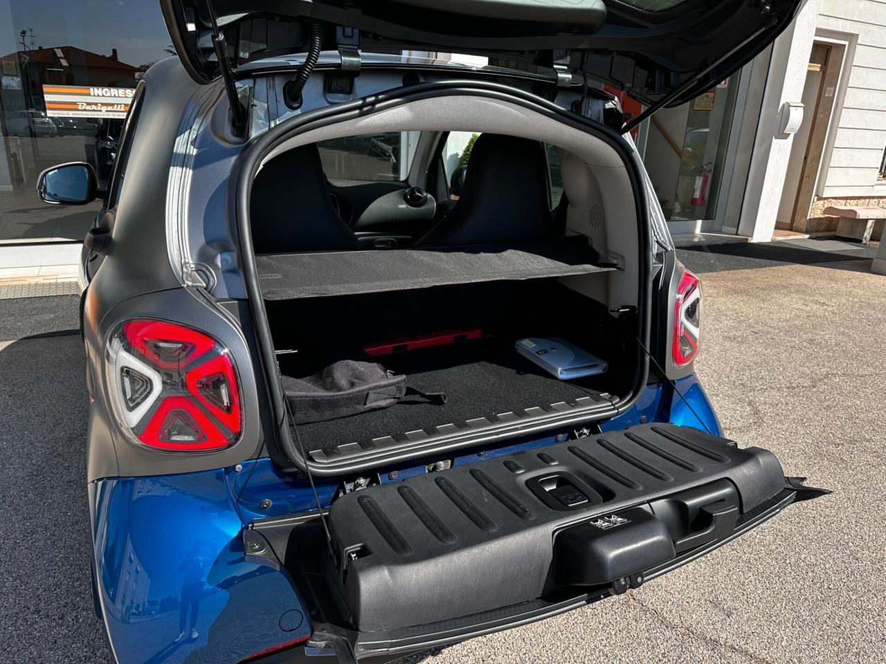 Smart ForTwo EQ Prime, Fari full led, Telecamera