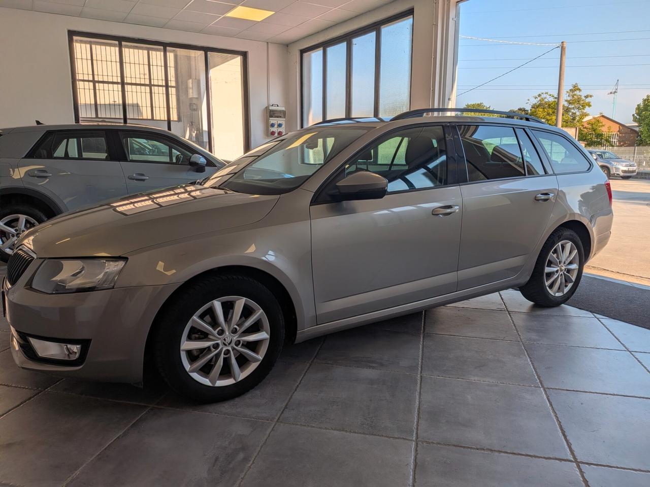 SKODA OCTAVIA SW 1.6 TDI DSG