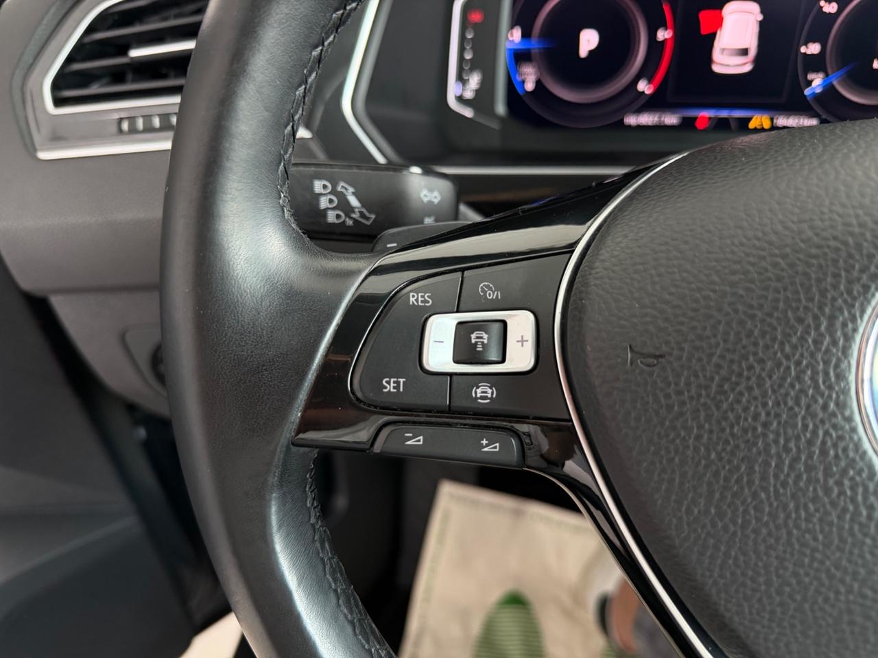 Volkswagen Tiguan 2.0 TDI DSG 4MOTION R-LINE