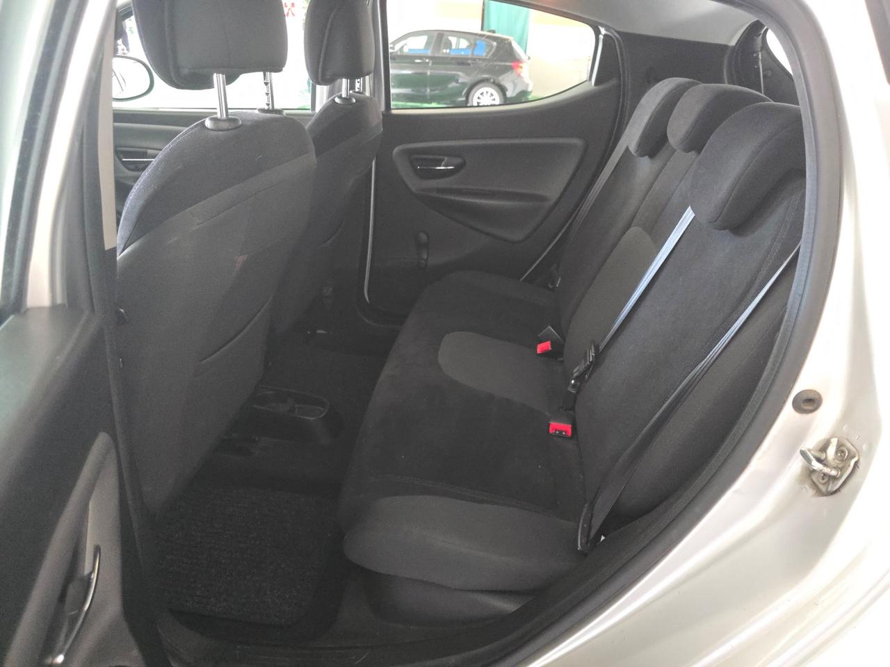 Lancia Ypsilon 0.9 TwinAir 85 CV 5 porte S&S Platinum