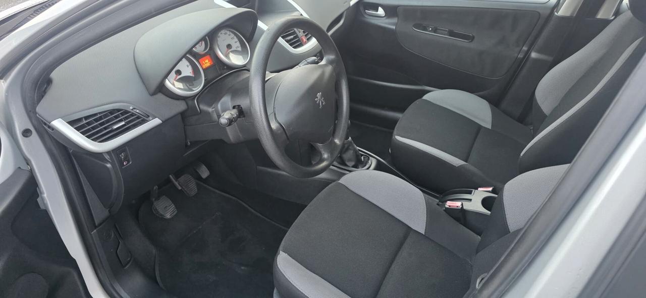 Peugeot 207 1.4 VTi 95CV 5p. XS