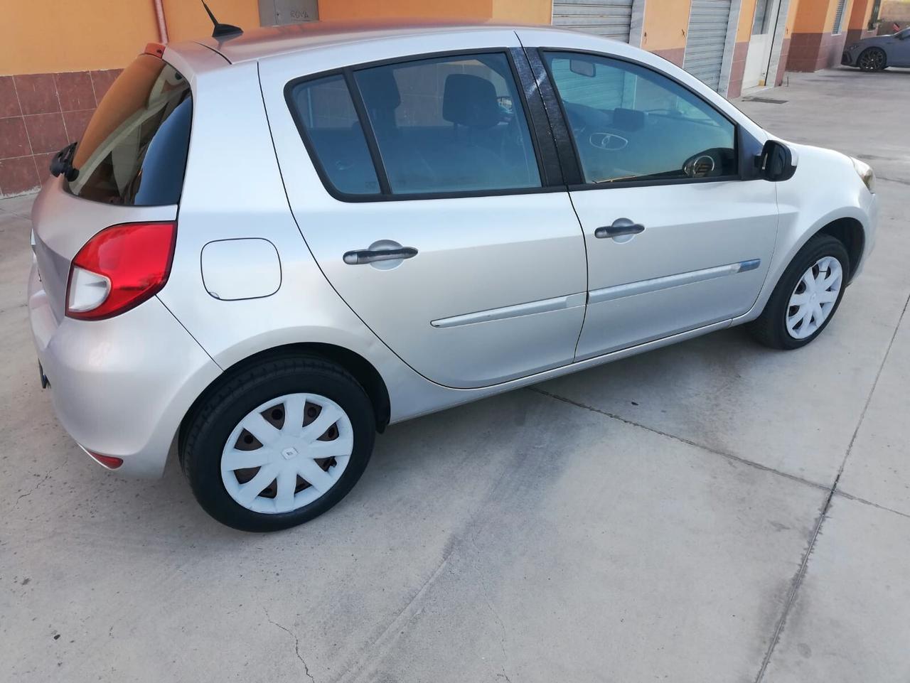Renault Clio 1.2 16V 5 porte Dynamique
