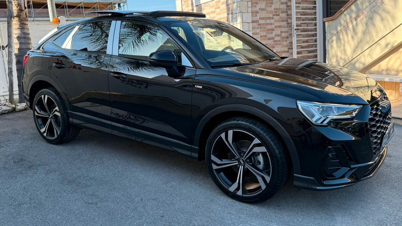 AUDI Q3 SPB 35 TDI IDENTITY BLACK KM0 2023 TETTO APRIBILE
