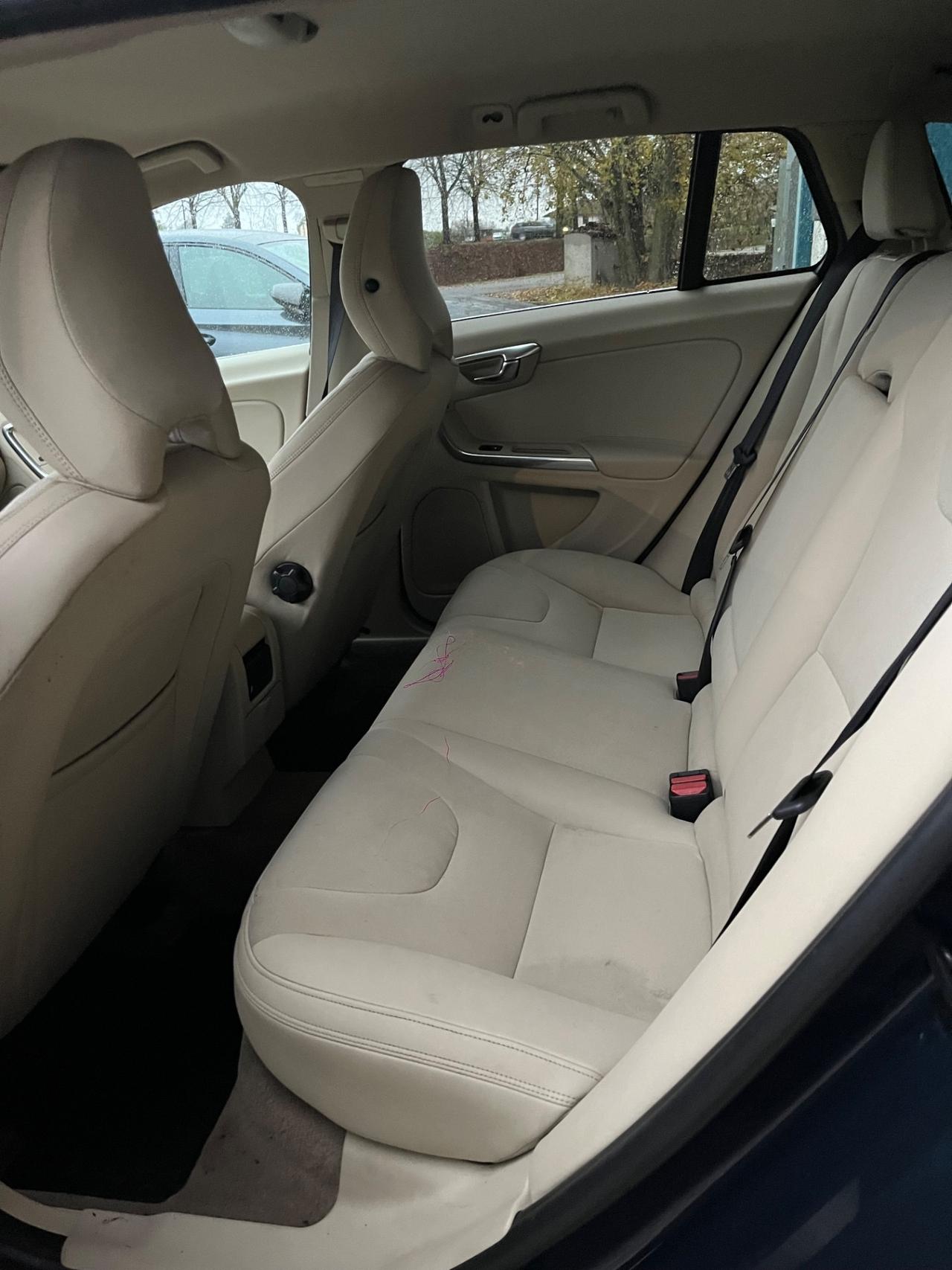 Volvo V60 D2 1.6 Powershift