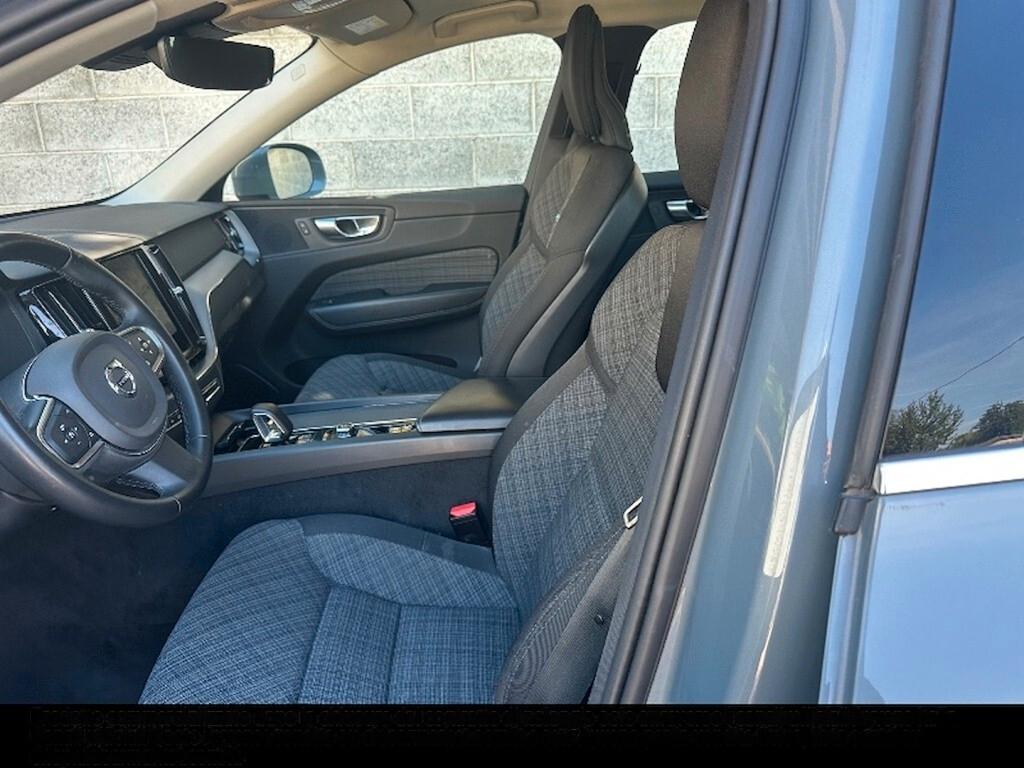 VOLVO XC60 2.0D 197CV B4 (D) AUTOMATIC CORE ( FARI LED - COCKPIT - CRUISE - NAVI - MIRROR - PDC - CERCHI 18 )
