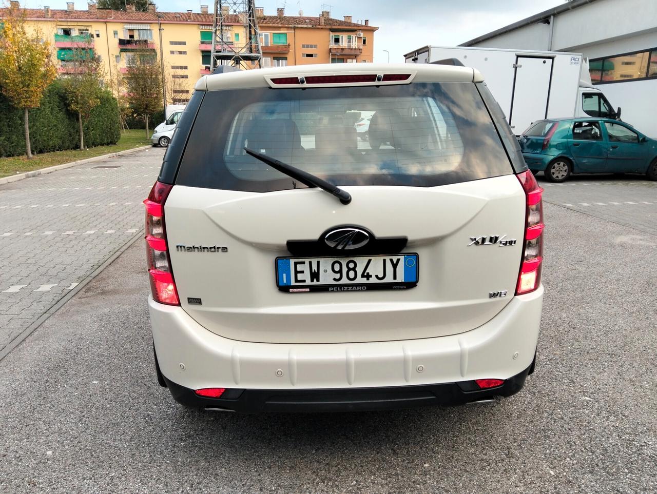 Mahindra XUV500 2.2 16V AWD W8