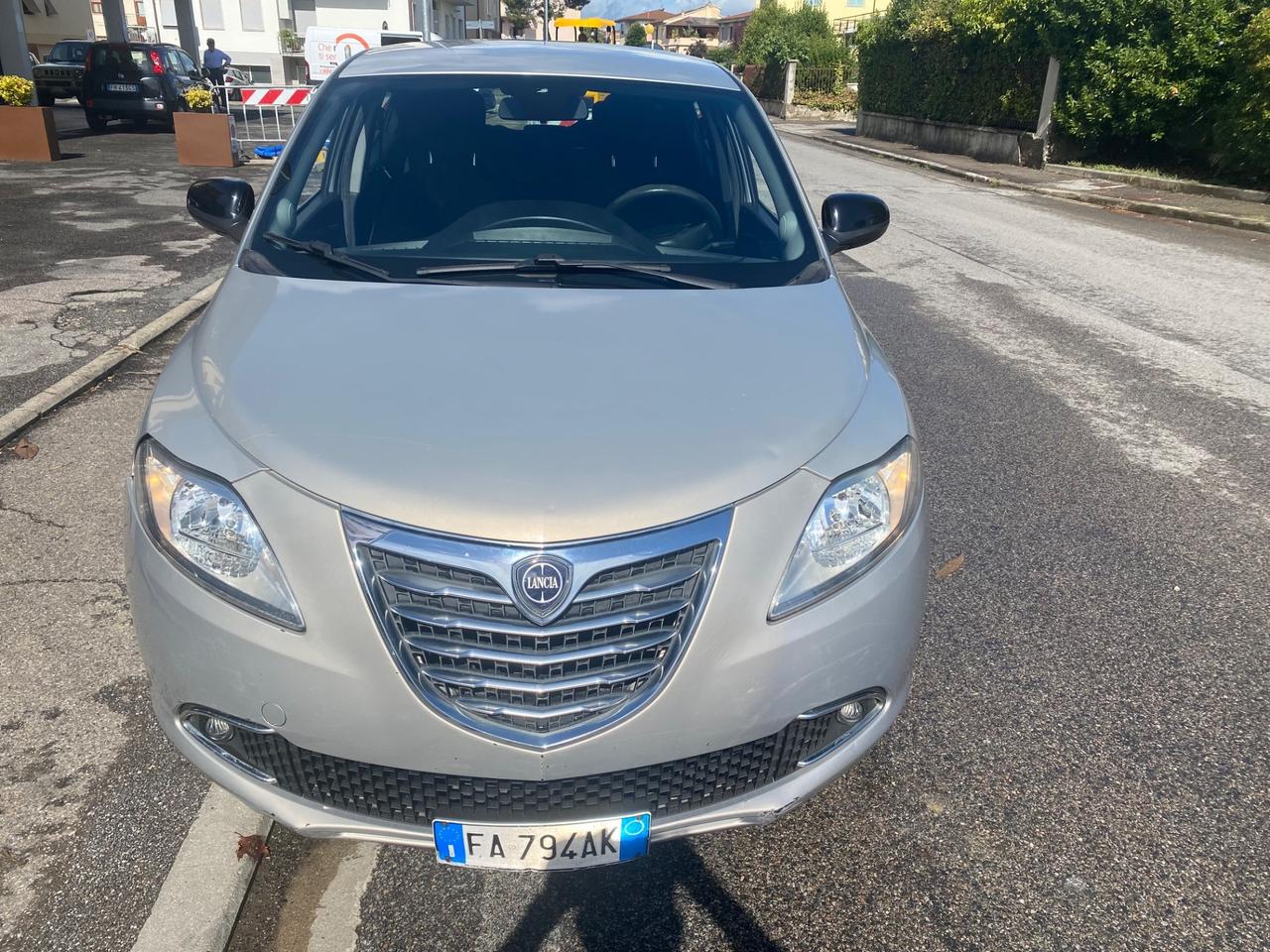 Lancia Ypsilon 1.2 69 CV 5 porte GPL Ecochic Silver