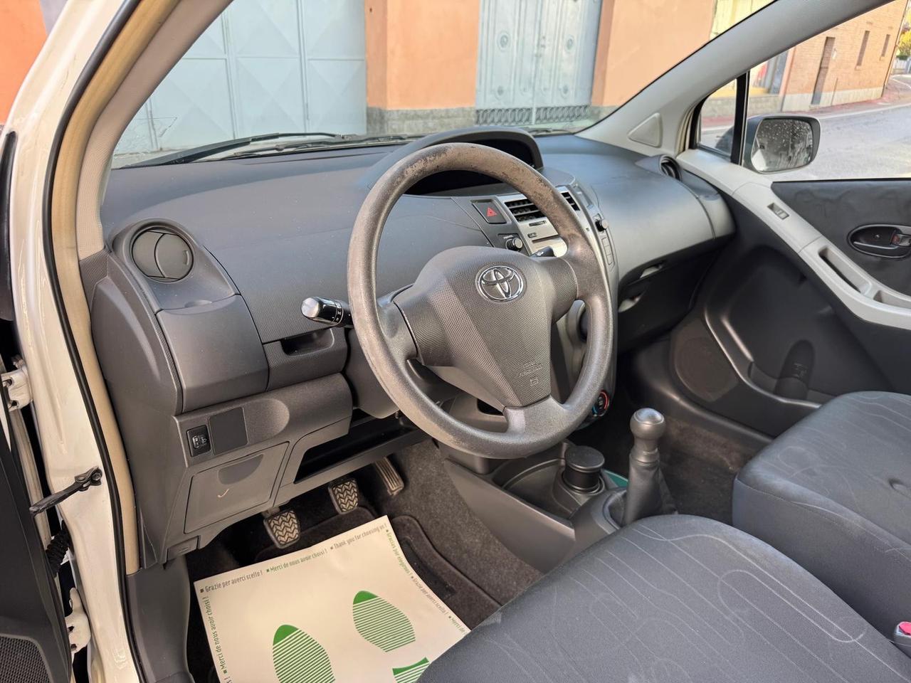 Toyota Yaris 1.0 5 porte