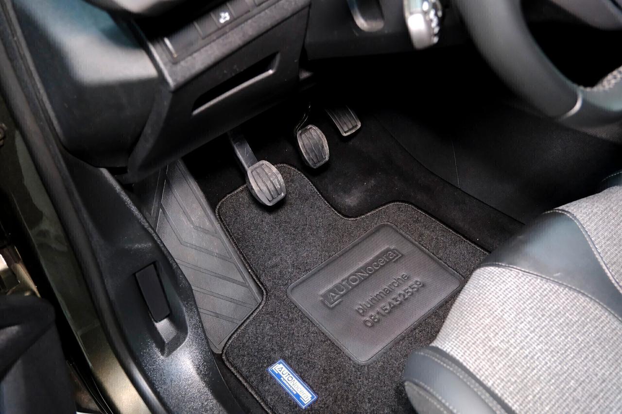 Peugeot 3008 ALLURE 12oo T 130cv COCKPIT LED e NAV