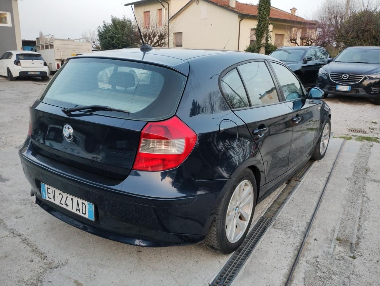 BMW SERIE 1 120D cat 5P Futura 2006 Automatica