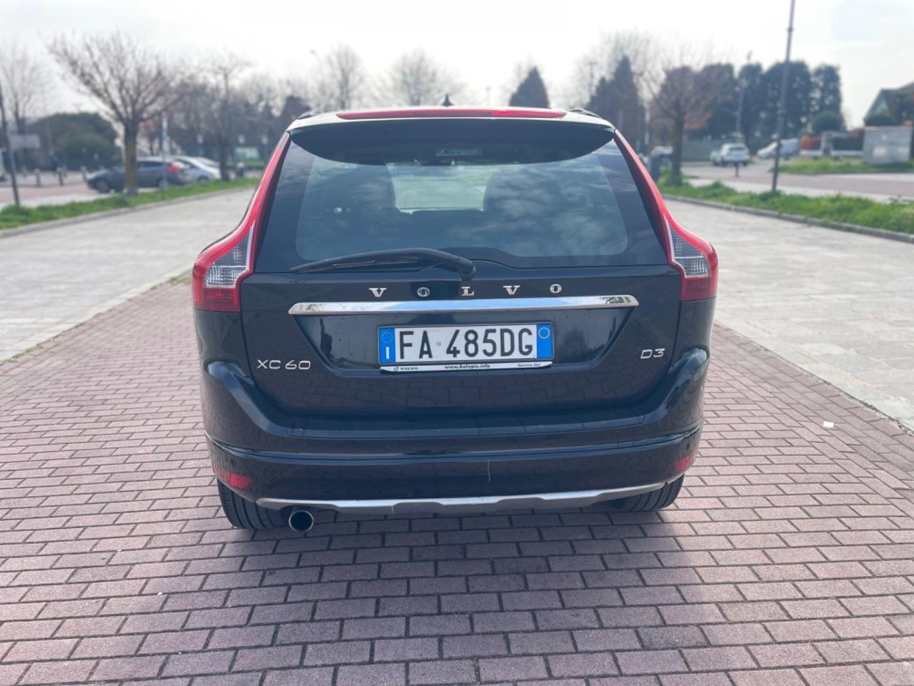 Volvo XC 60 XC60 D3 Geartronic R-design Kinetic