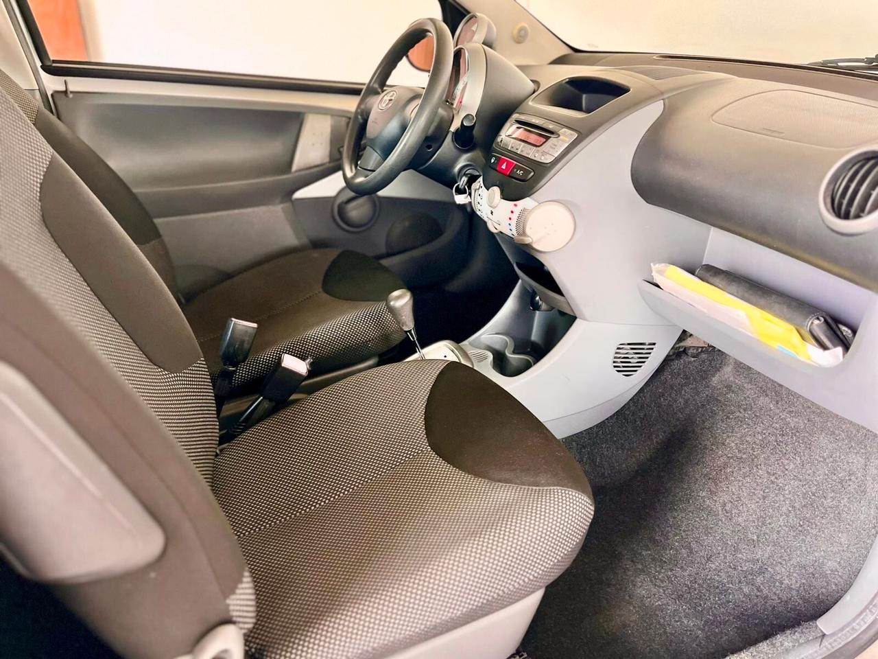 Toyota Aygo 1.0 12V VVT-i 3 porte Now Red Edition