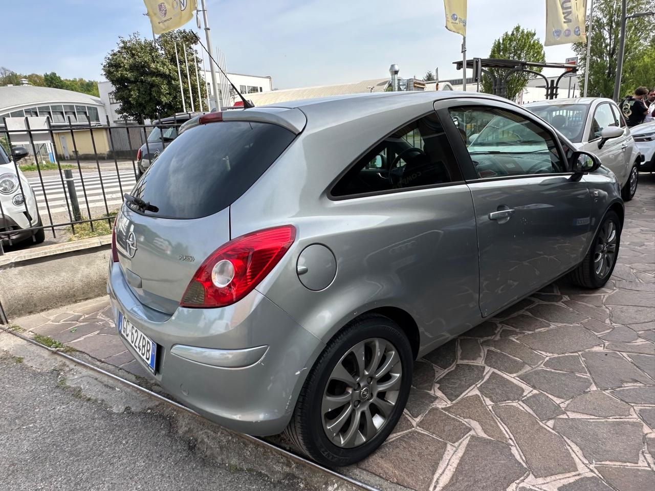 Opel Corsa 1.2 80CV 3 porte GPL-TECH Edition