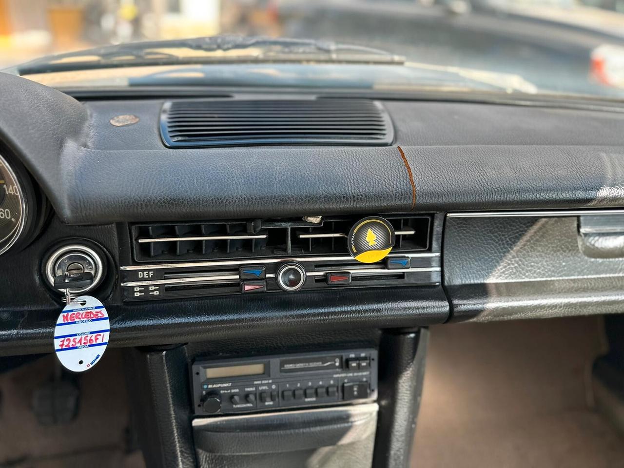 Mercedes-benz 220 220D