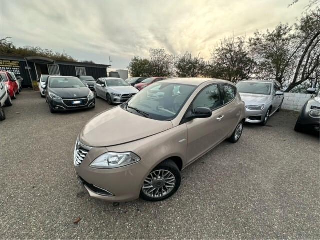 Lancia Ypsilon 1.2 69 CV 5 porte S&S Gold