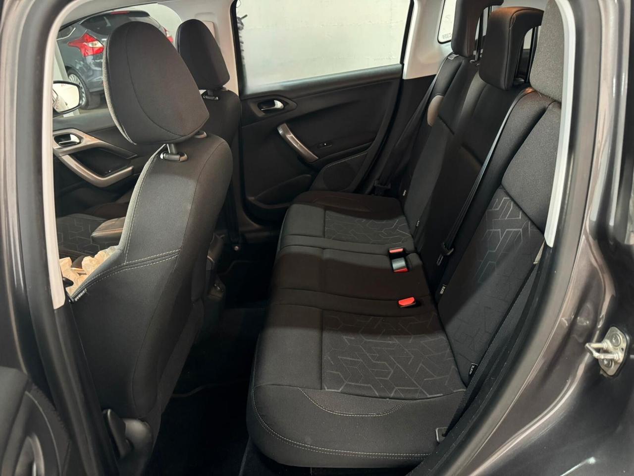 Peugeot 2008 BlueHDi 100 Allure