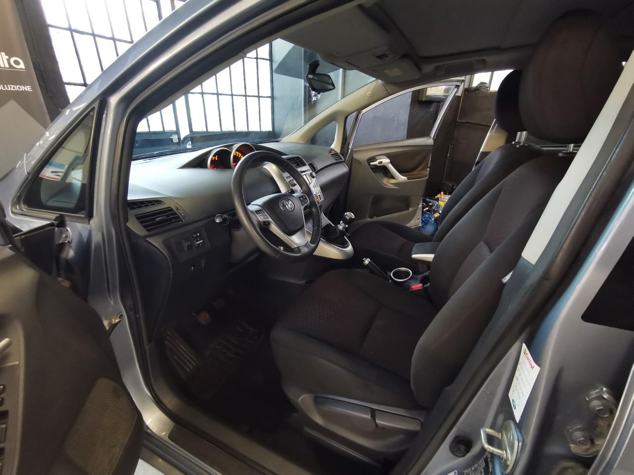 Toyota Verso 2.0 D Style 7 POSTI EURO 5 GARANZIA 12 MESI