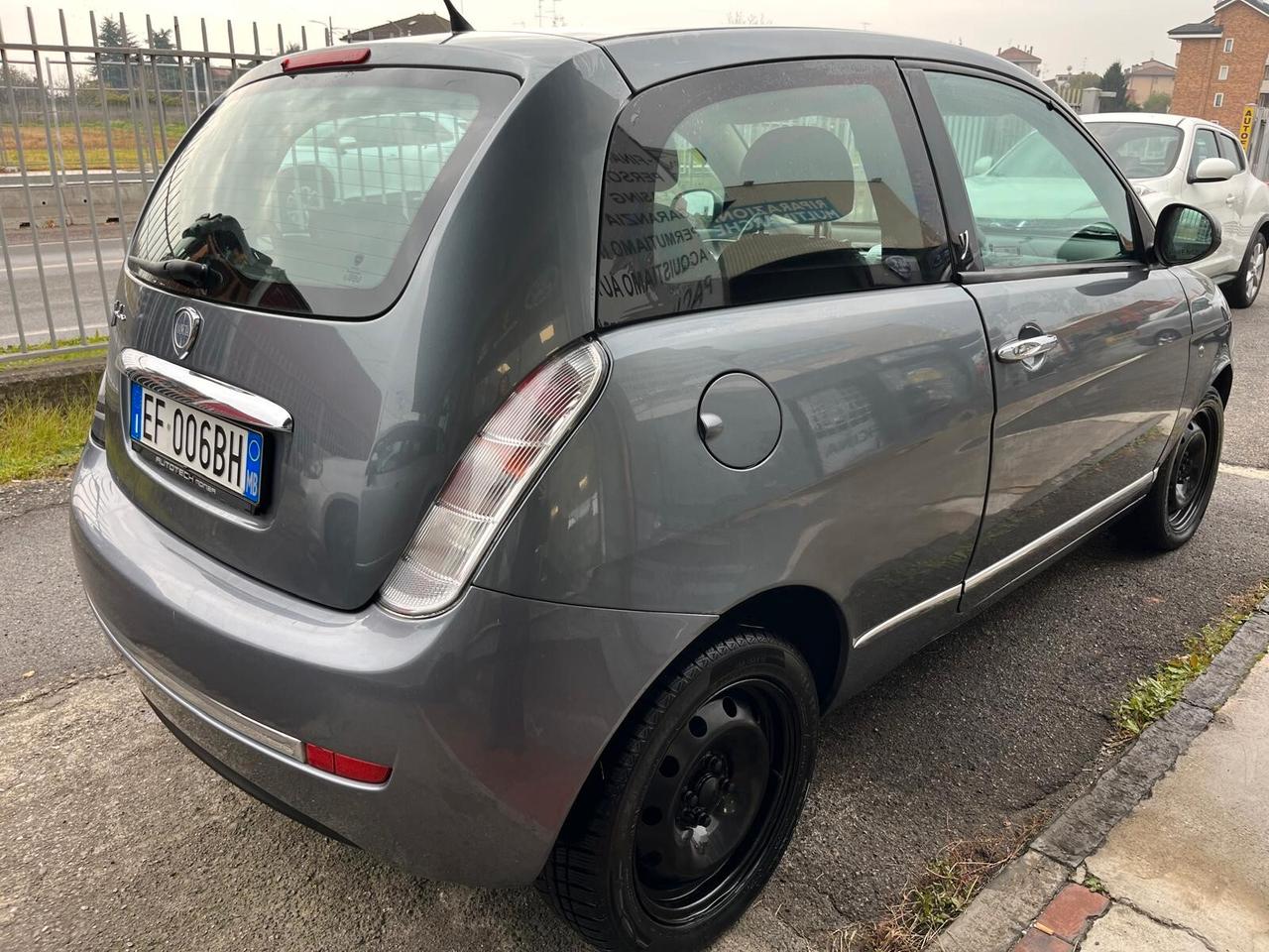 Lancia Ypsilon 1.2 69 CV Elle PK NEOPATENTATI