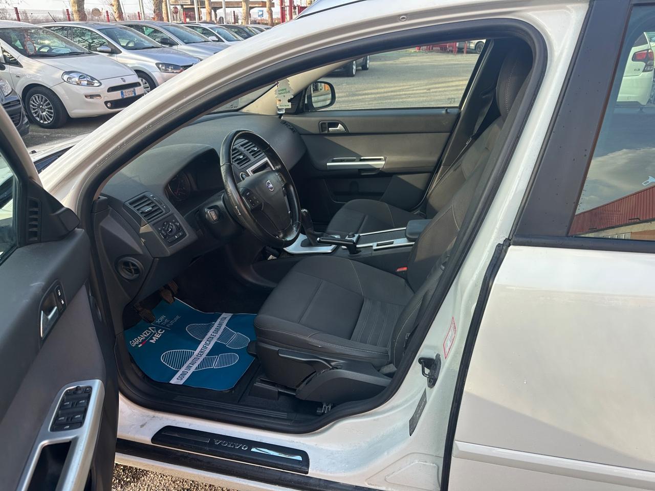Volvo V50 D4 R-design
