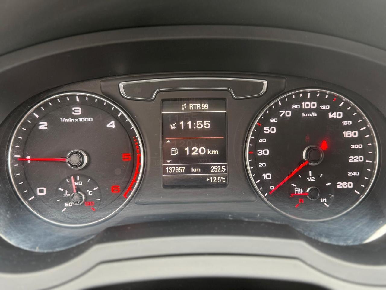 Audi Q3 2.0 TDI 120 CV Business