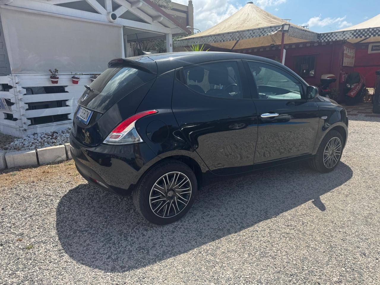 Lancia Ypsilon 1.0 FireFly 5 porte S&S Hybrid Silver Plus