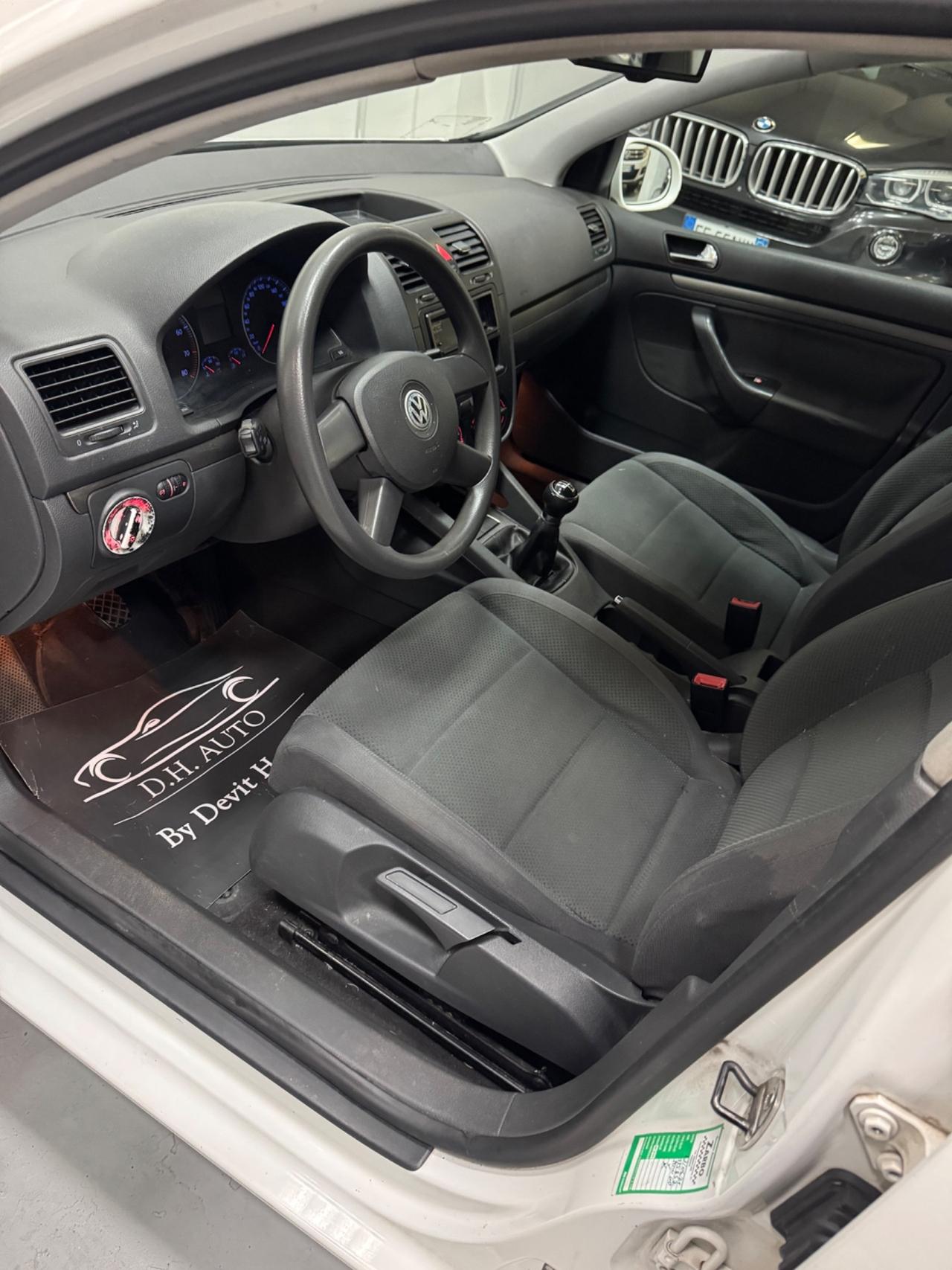 Volkswagen Golf 1.6 16V FSI 5p. Sportline