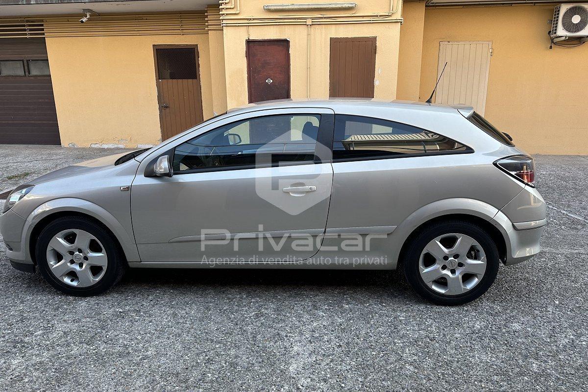 OPEL Astra GTC 1.6 16V Twinport 3 porte Sport
