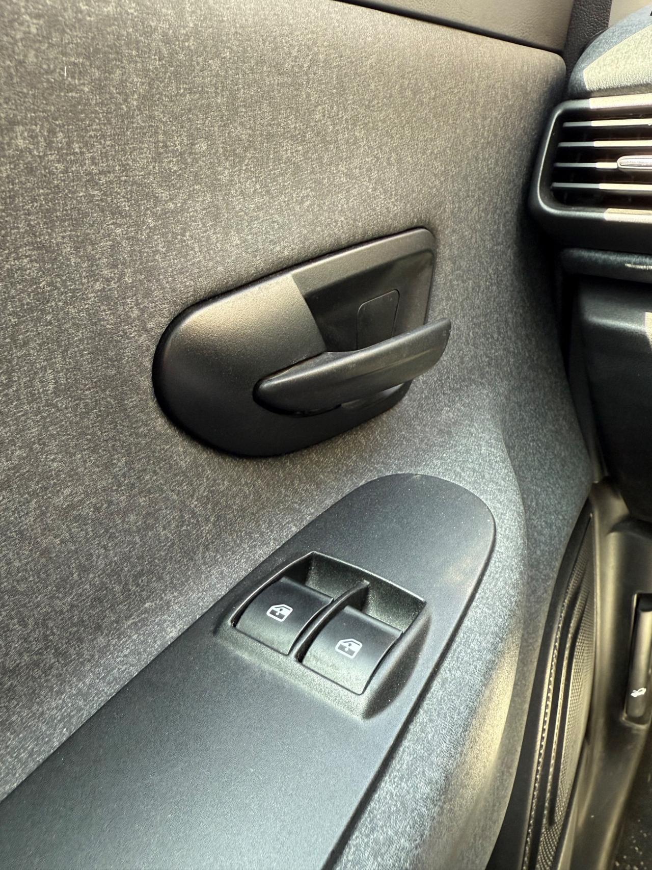 Lancia Ypsilon 1.0 70 cv 5 porte S&S Hybrid Silver 2022