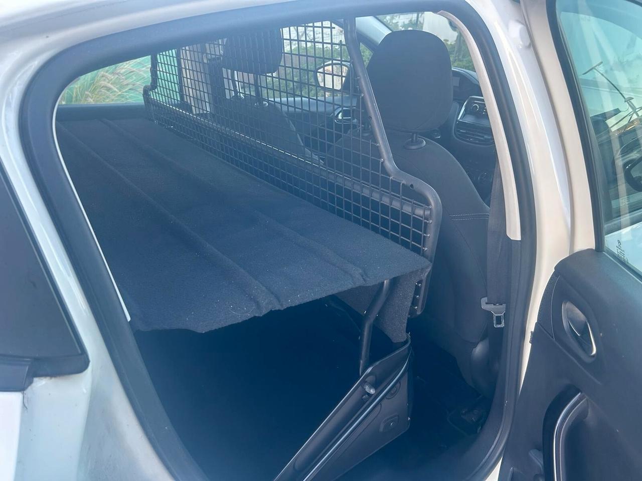 Peugeot 208 1.4 HDi 68 CV autocarro
