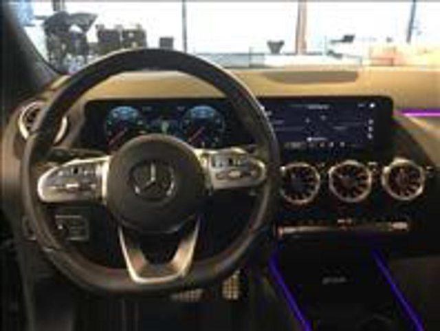 MERCEDES-BENZ GLA 200 Automatic Premium