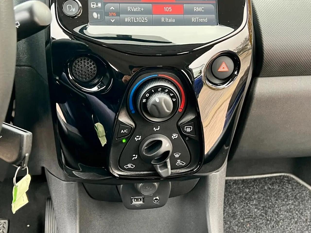 Citroen C1 VTi 72 S&S 5 porte Shine