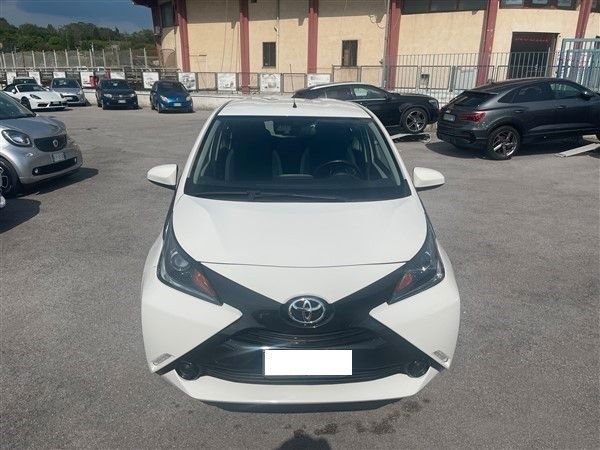 Toyota Aygo 1.0 VVT-i 69 CV 5 porte x-business MMT