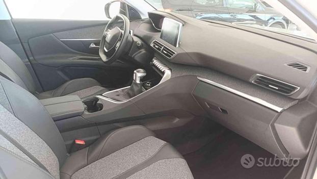 PEUGEOT 3008 1.2 VTI 130 CV GT-Line Terrain Resp