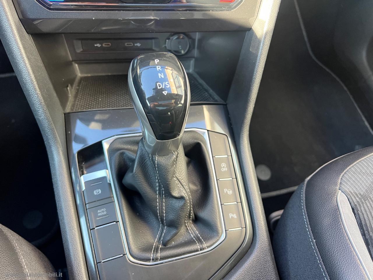 VOLKSWAGEN Tiguan 2.0 TDI 150CV SCR DSG R-Line TETTO CERCHI 20 NUOVO MODELLO